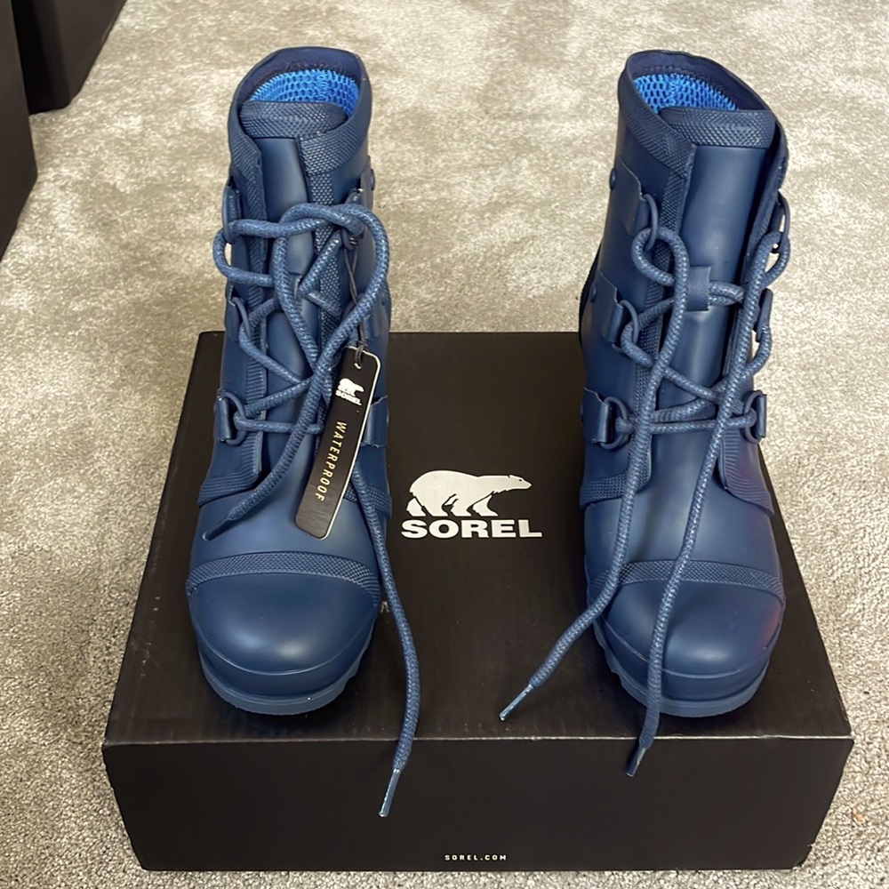Brand new Sorel Navy rain boots